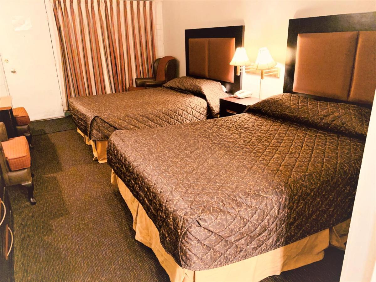 YYC Red Carpet Inn & Suites المظهر الخارجي الصورة