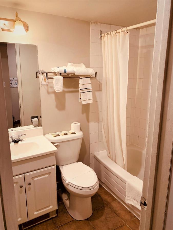 YYC Red Carpet Inn & Suites المظهر الخارجي الصورة